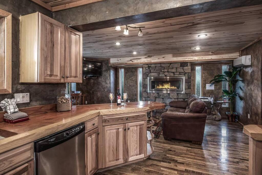 Redwood In The Historic Upper Canyon Ruidoso Exterior foto