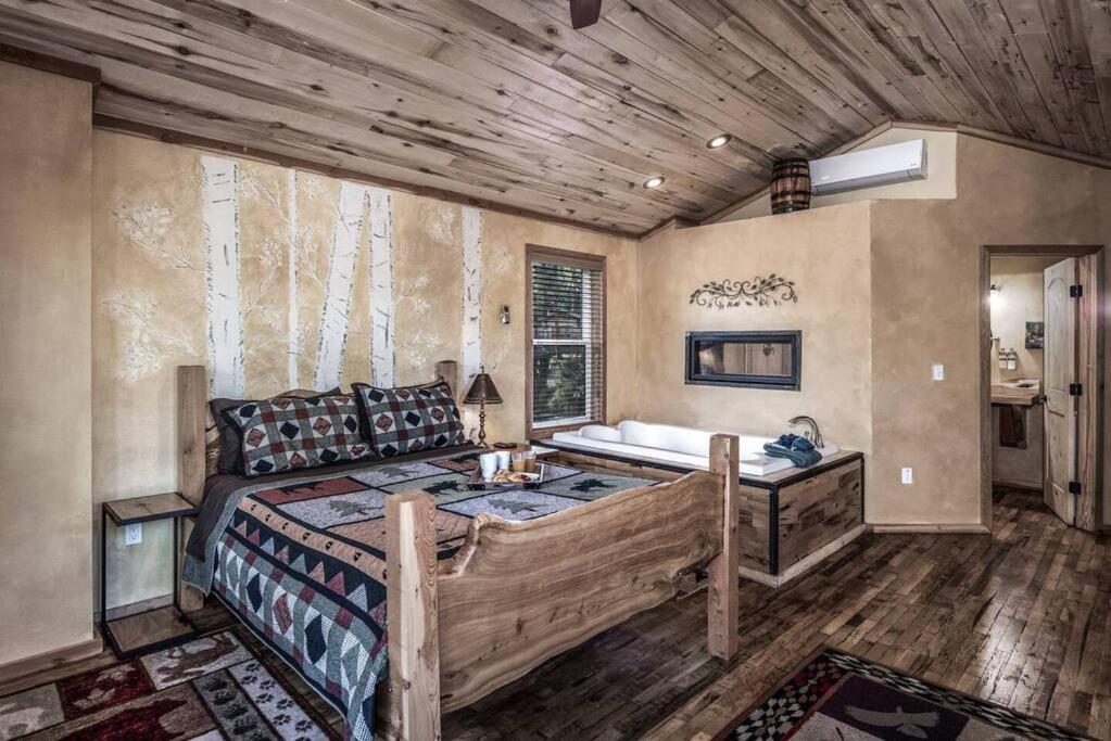 Redwood In The Historic Upper Canyon Ruidoso Exterior foto